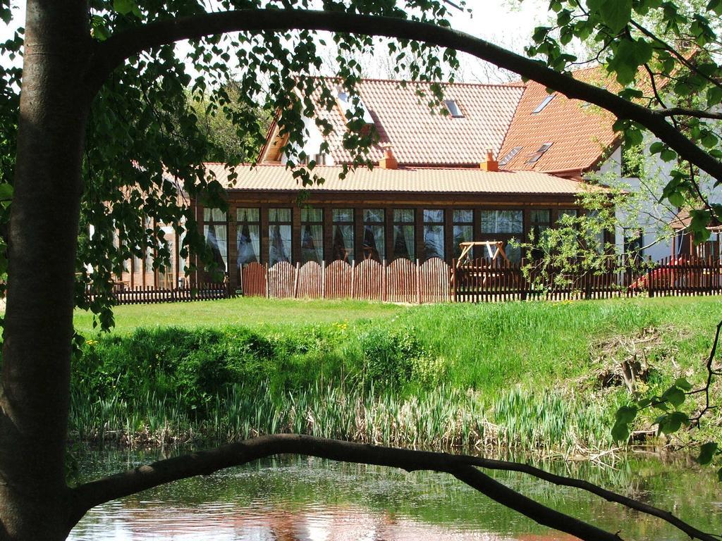 Pawlakowa Zagroda Hotel Grabiny-Zameczek Bagian luar foto